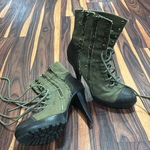 Steve Madden size 7 stiletto distressed olive green Boots , 4inch heal worn once